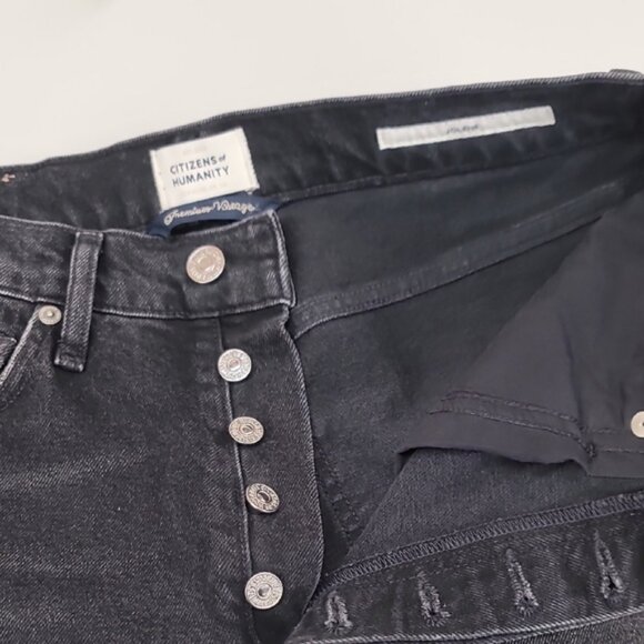 Club Monaco - Picture 6 of 7